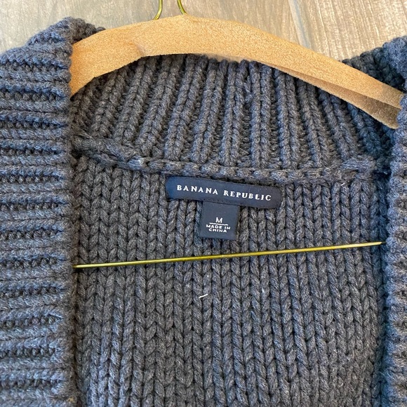 Banana Republic vest, barely worn! - Picture 2 of 2